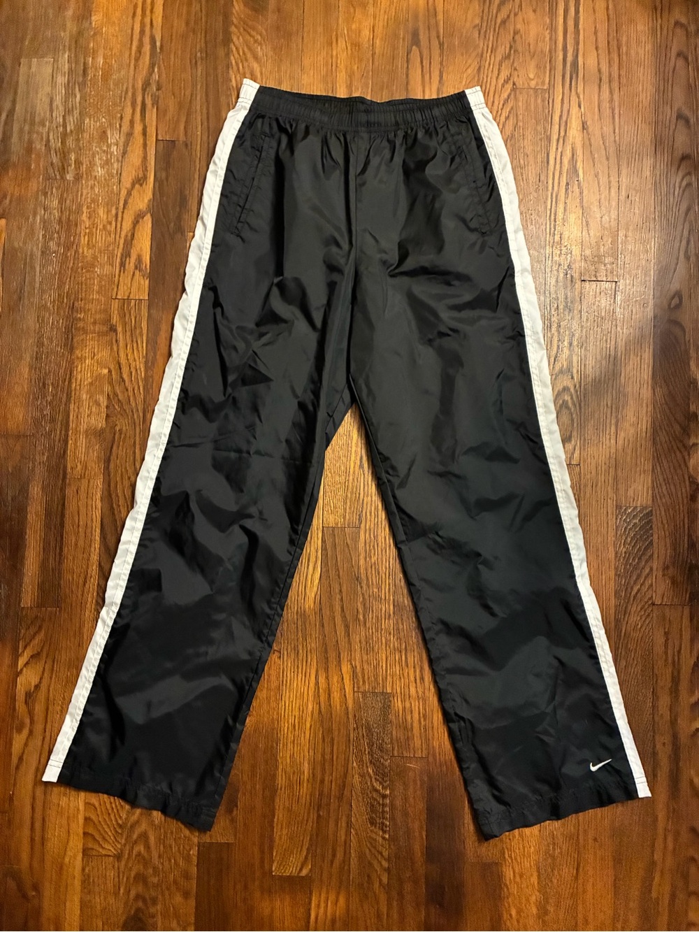 Vintage Nike track jogger pants size women’s medium